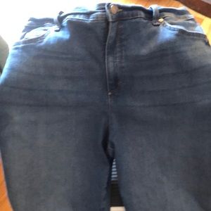 CAPRI JEANS SIZE 16 FIVE DOLLARS With a Bundle